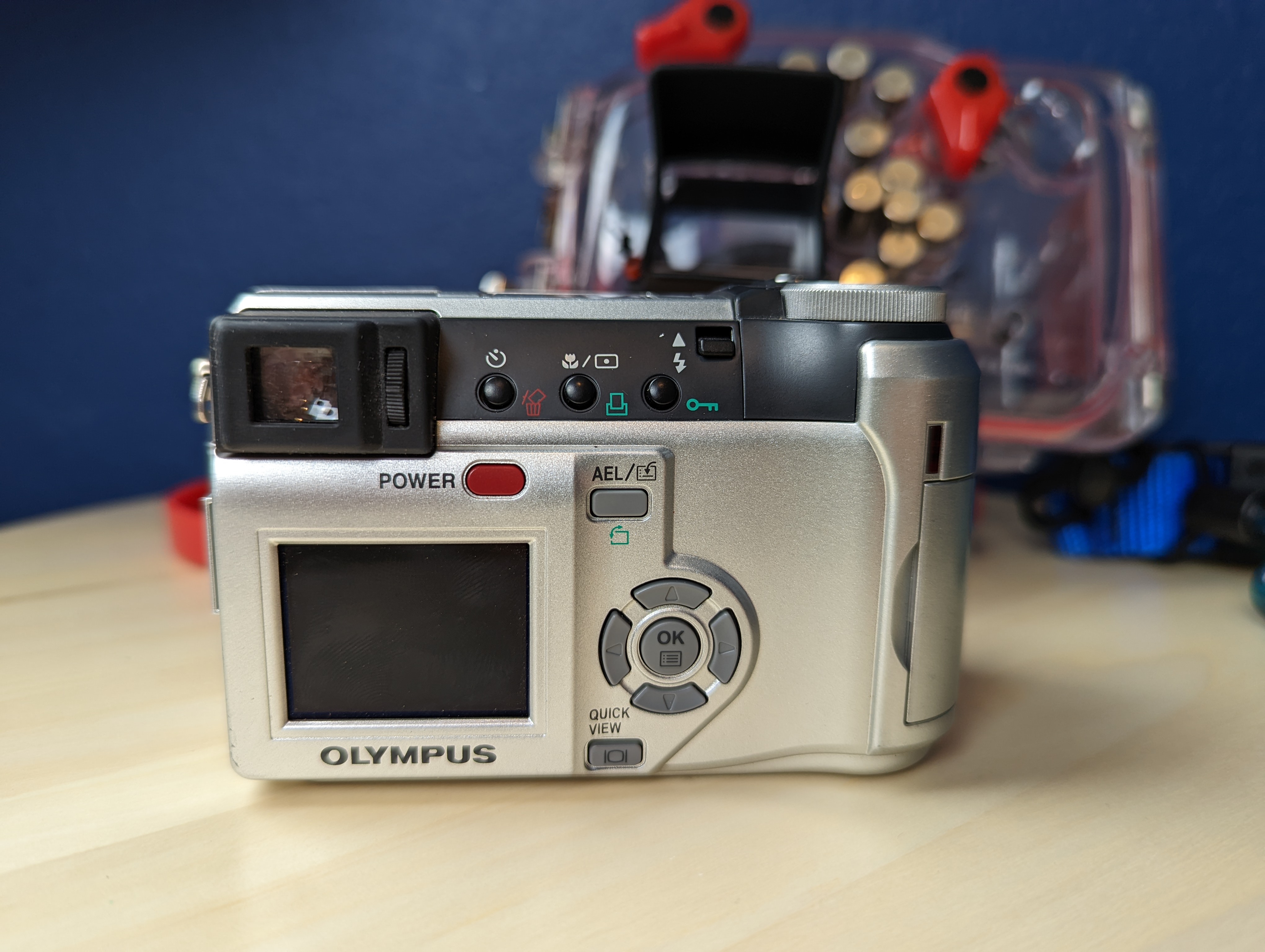 Olympus C-740UZ