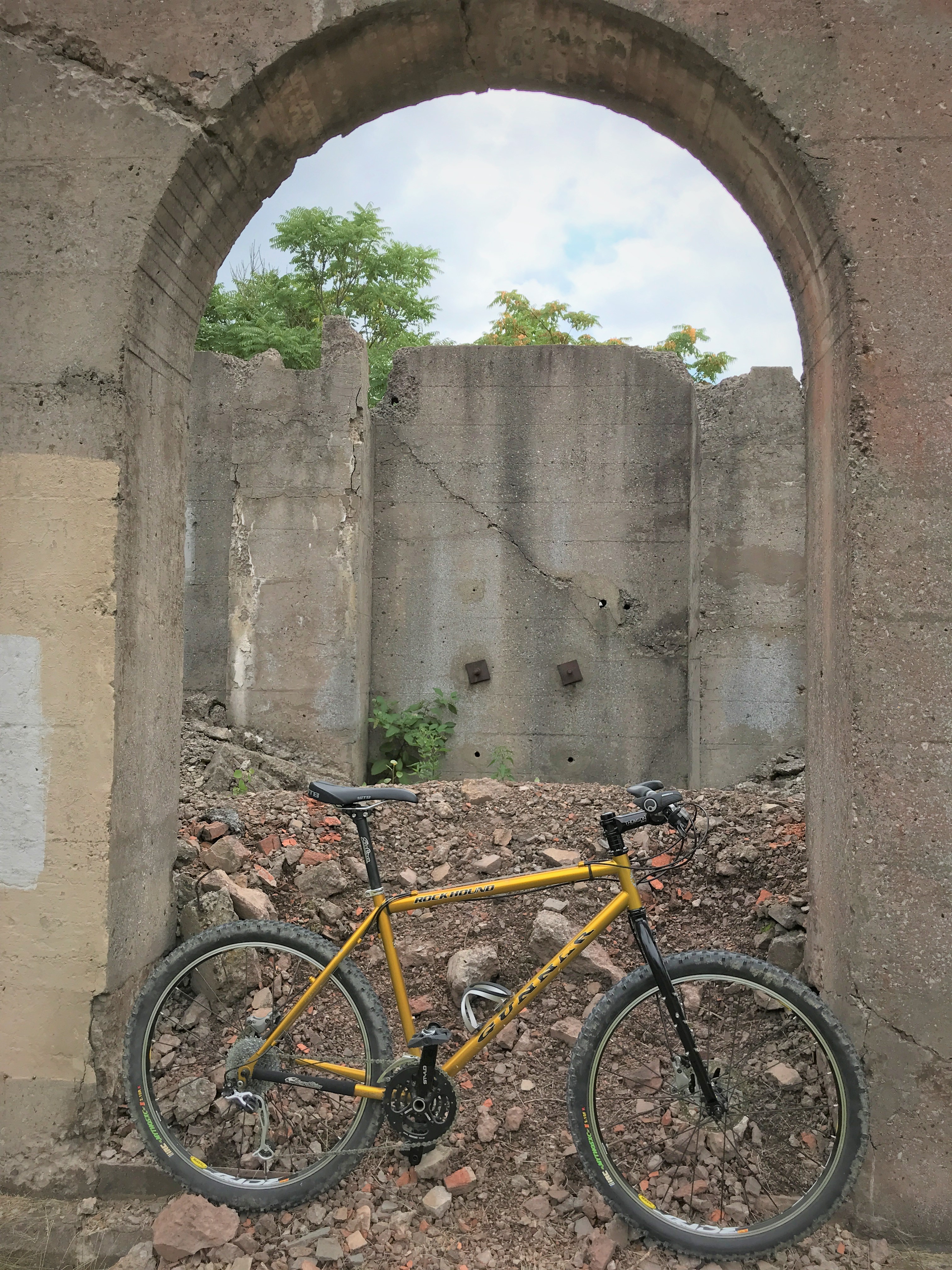 Rockhound visits Joliet Hist. Iron Works